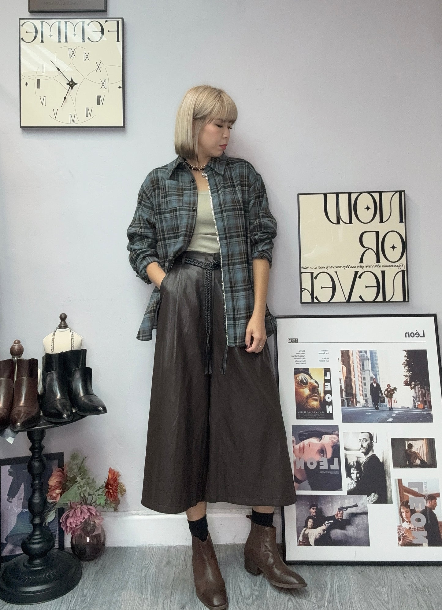 With belt fake leather pants