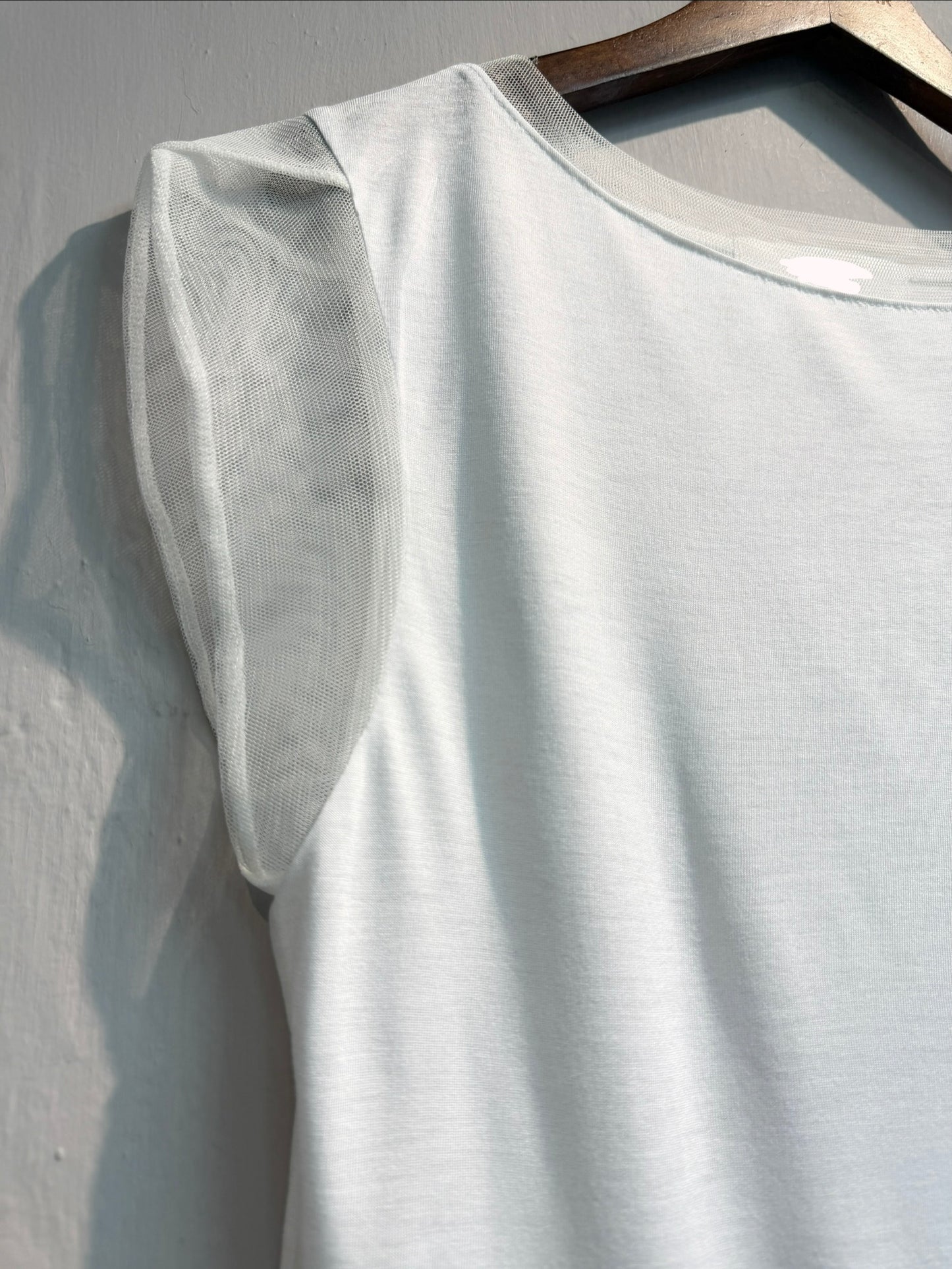 Mesh sleeveless tee #00721