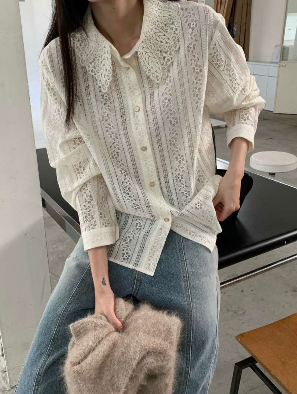 Soft embroidery shirt