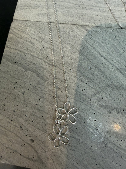 Double flower long necklace