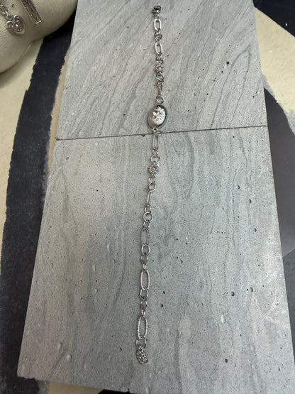 Subtle pattern bracelet