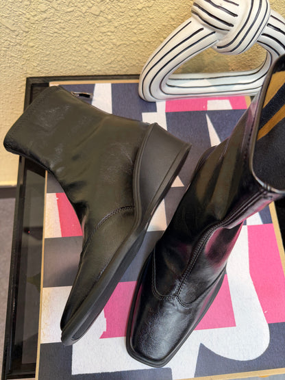 Square-toe ankle boot