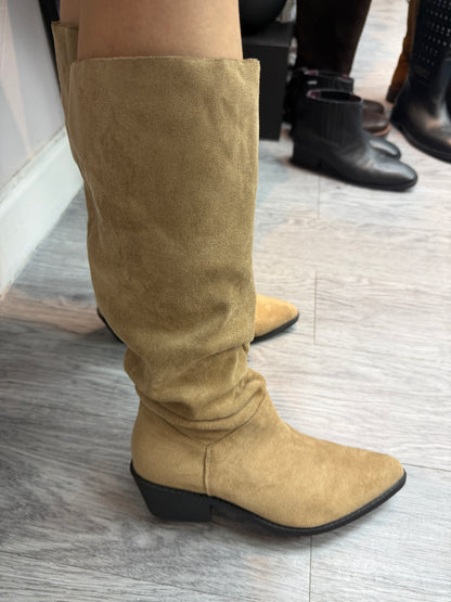 (((LAST TWO)))Suede pointy boot