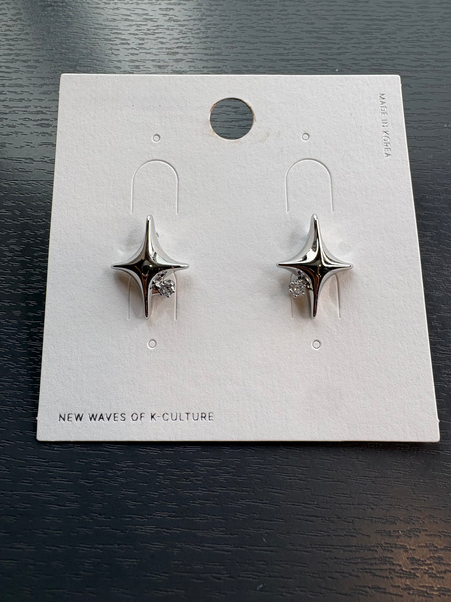 Mini diamond star shaped earrings