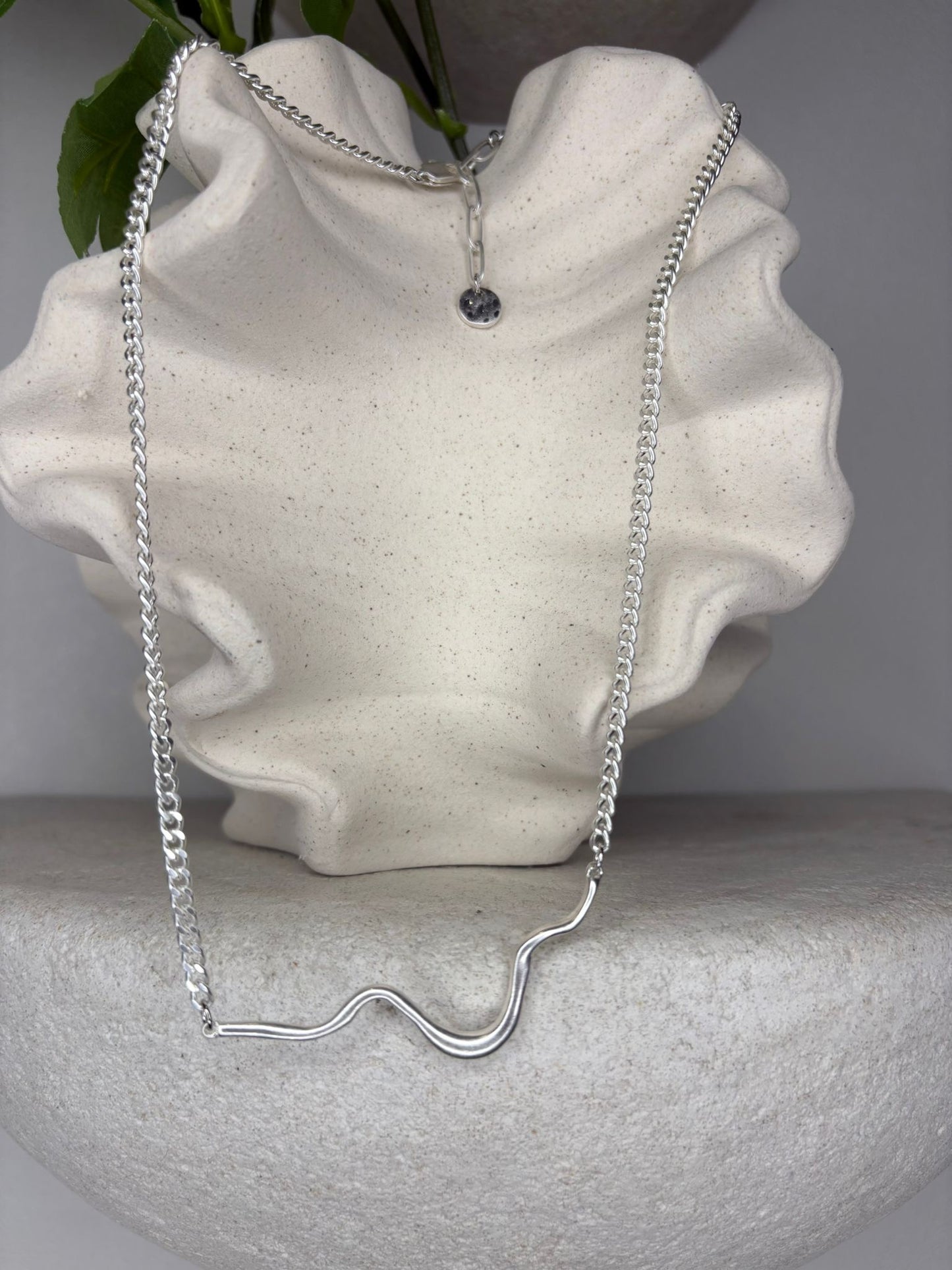 Half wave necklace