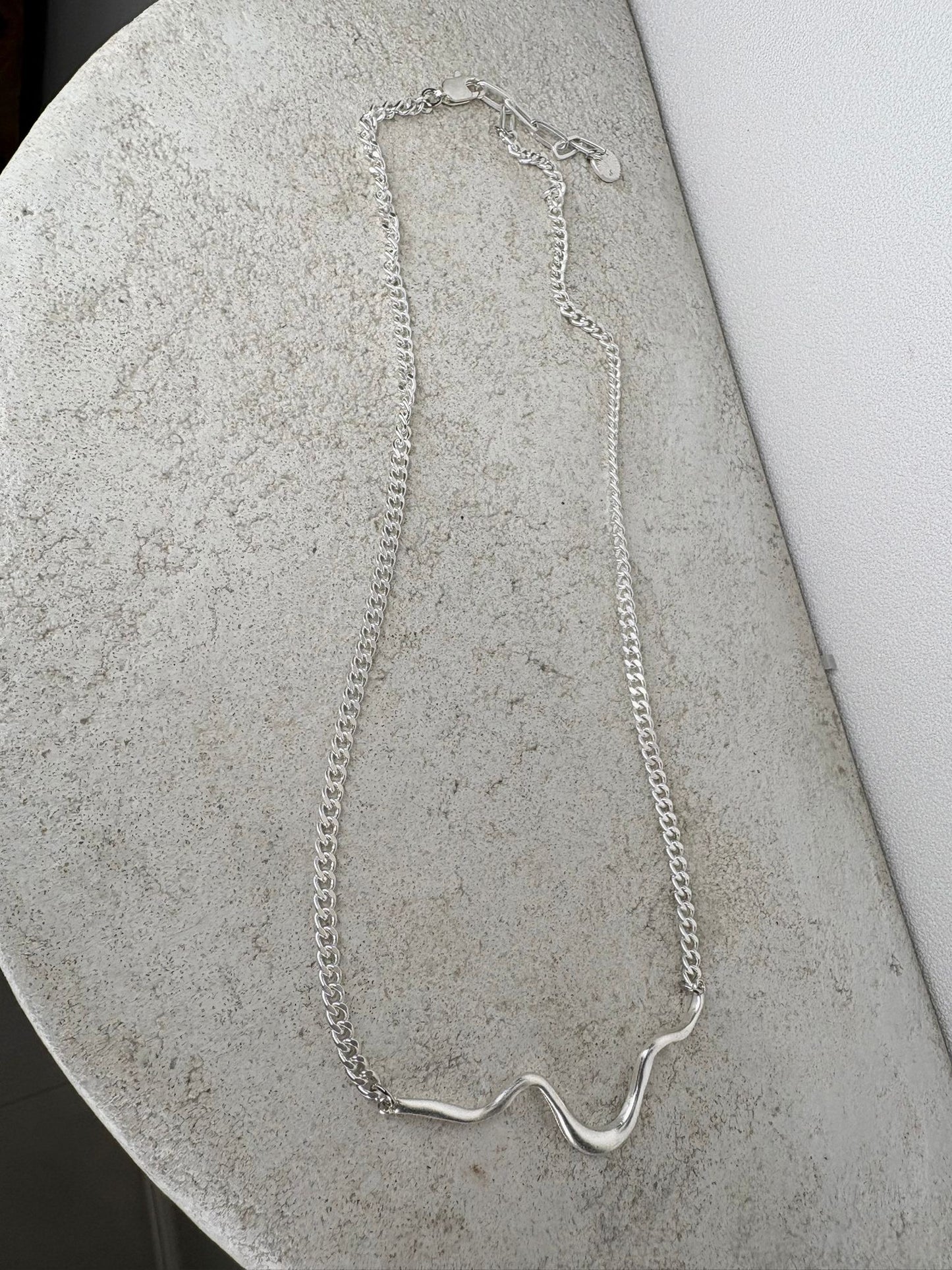 Half wave necklace