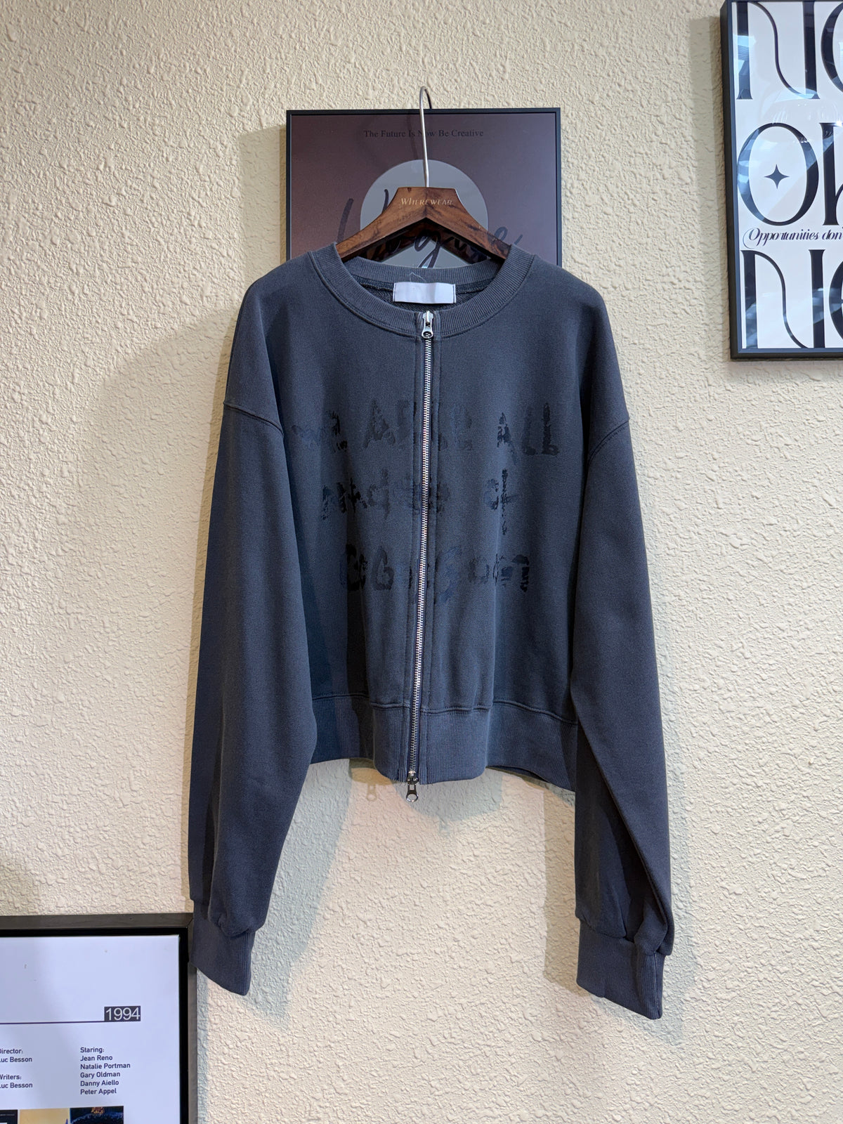 Front words zip outer #00932