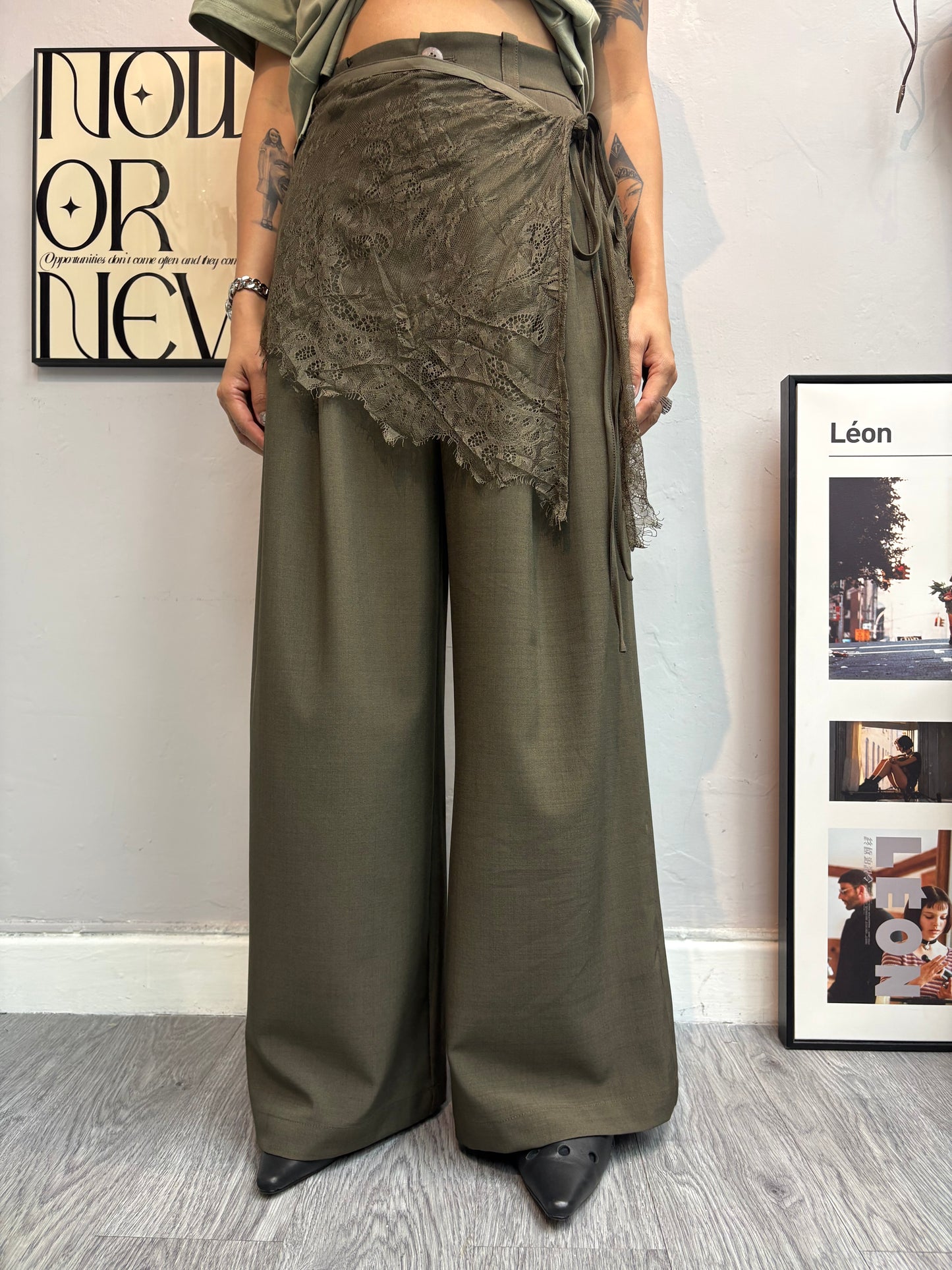 With lace scarf trousers#00644