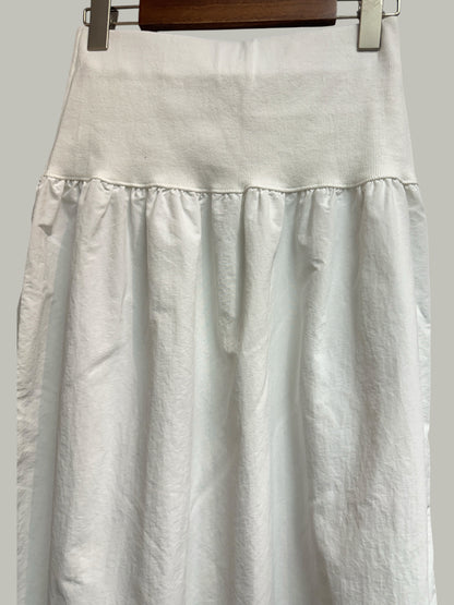 Wide elastic skirt