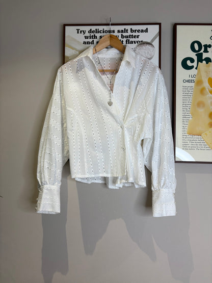 Embroidery cutting shirt