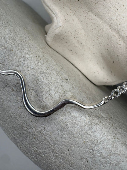 Half wave necklace