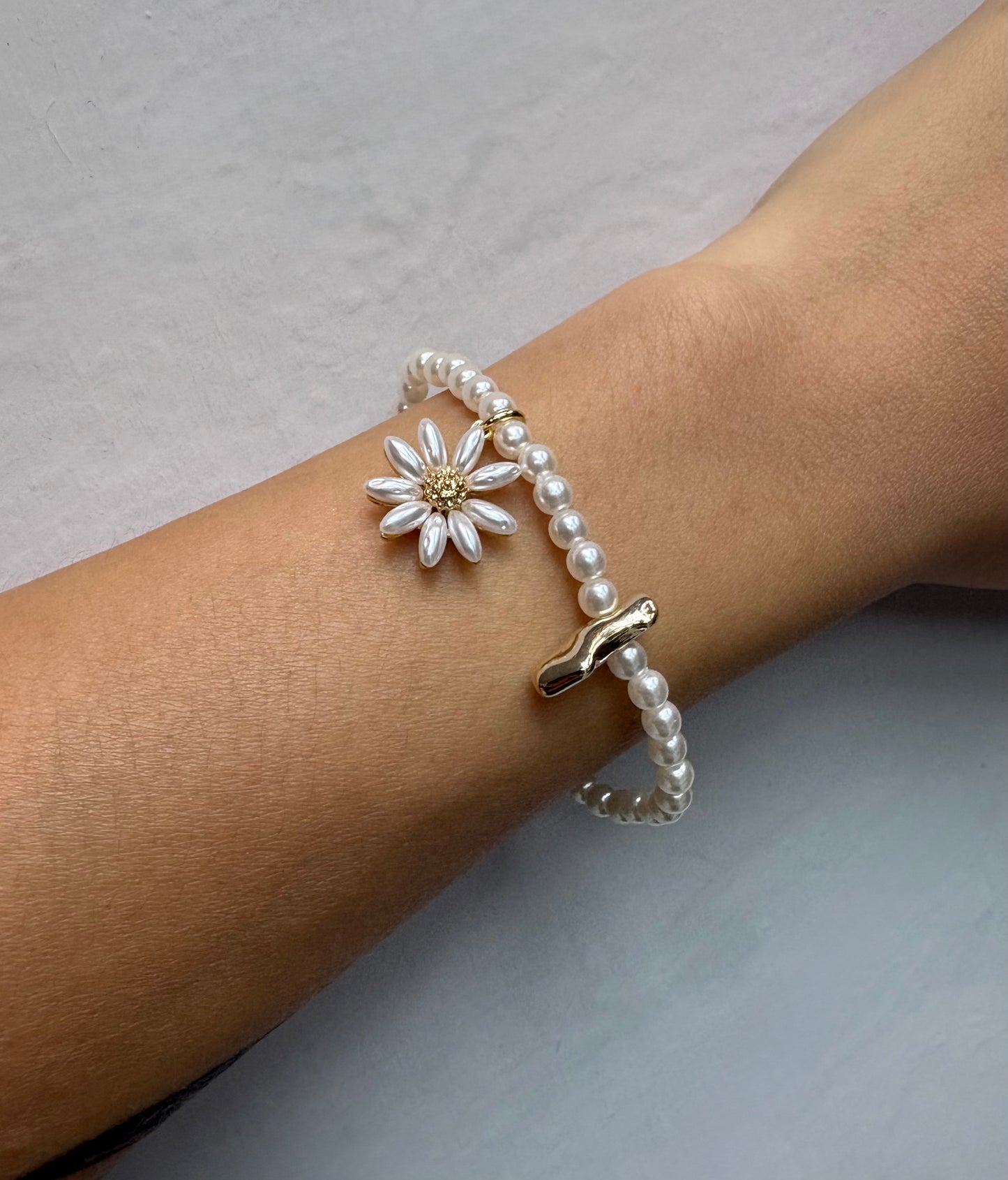 Mini pearl daisy elastic bracelet