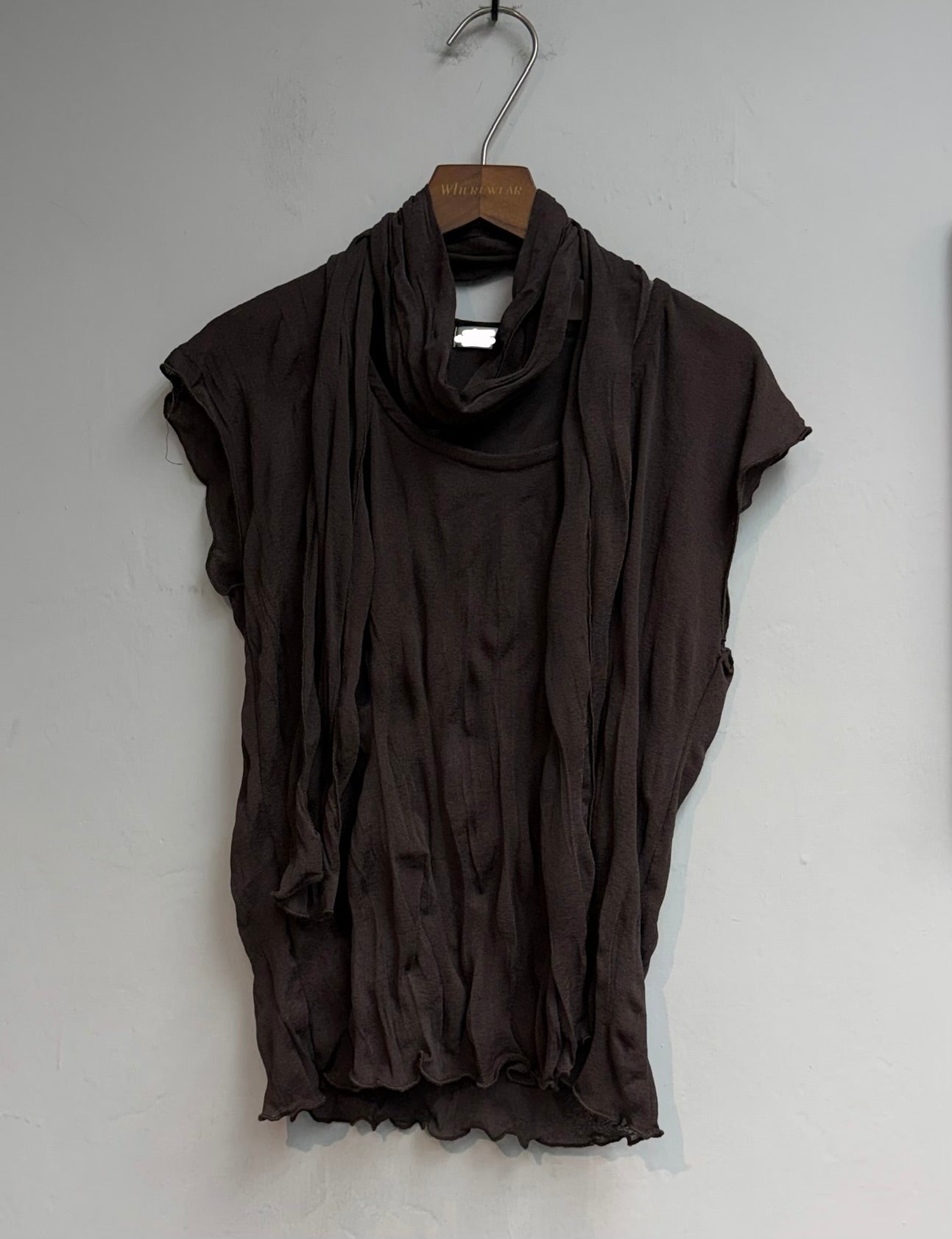 With scarf embossed top #00833