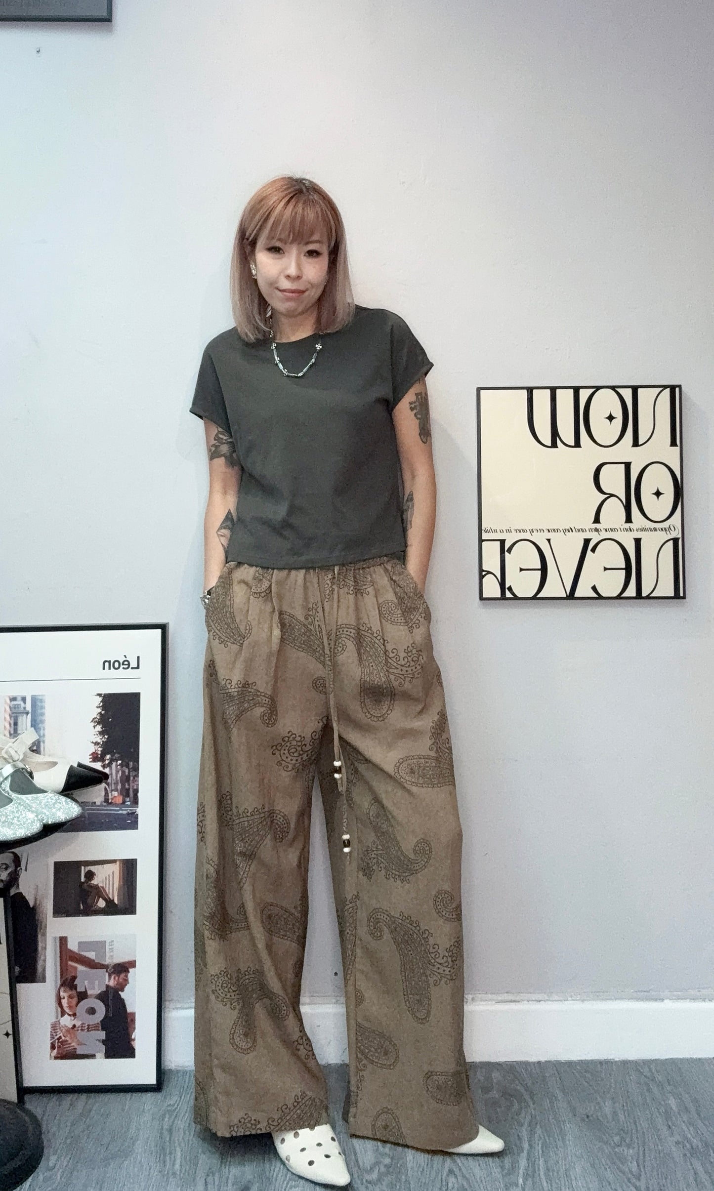 With paisley scarf cap sleeves tee #00674