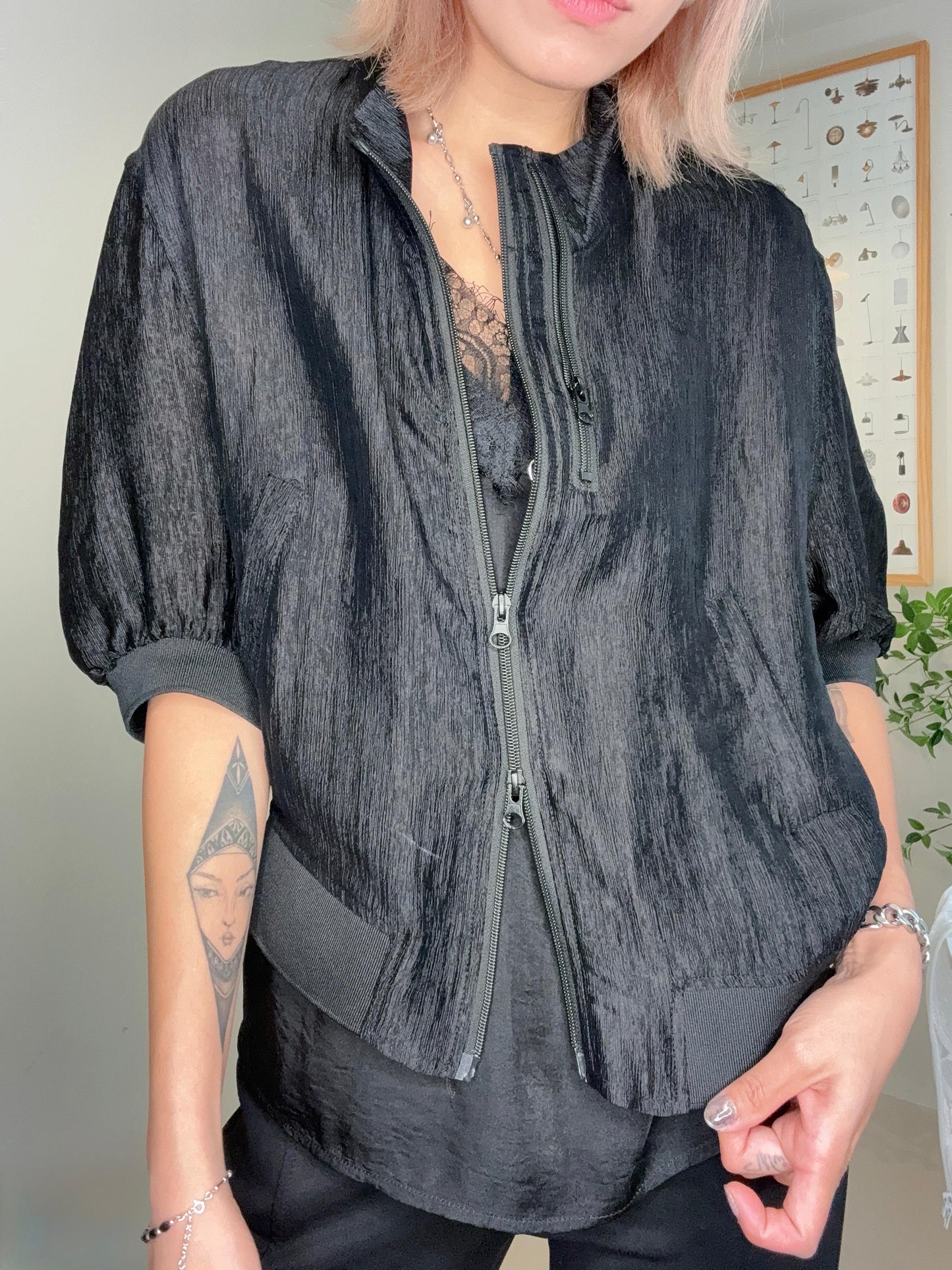 (Promotion -20%)Embossed short outer #00668