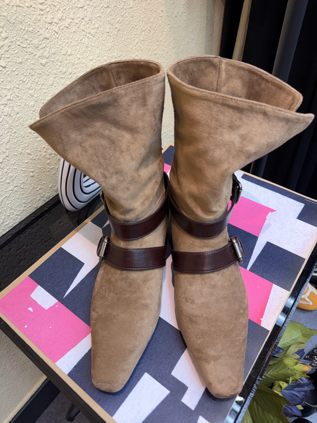 End point suede ankle boot