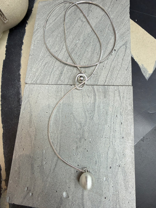 Matte beads long necklace