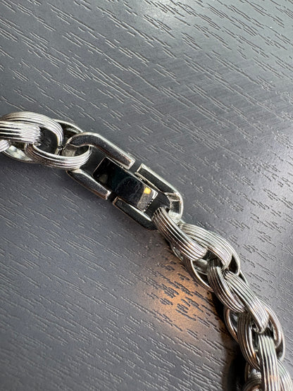 Bond chain necklace