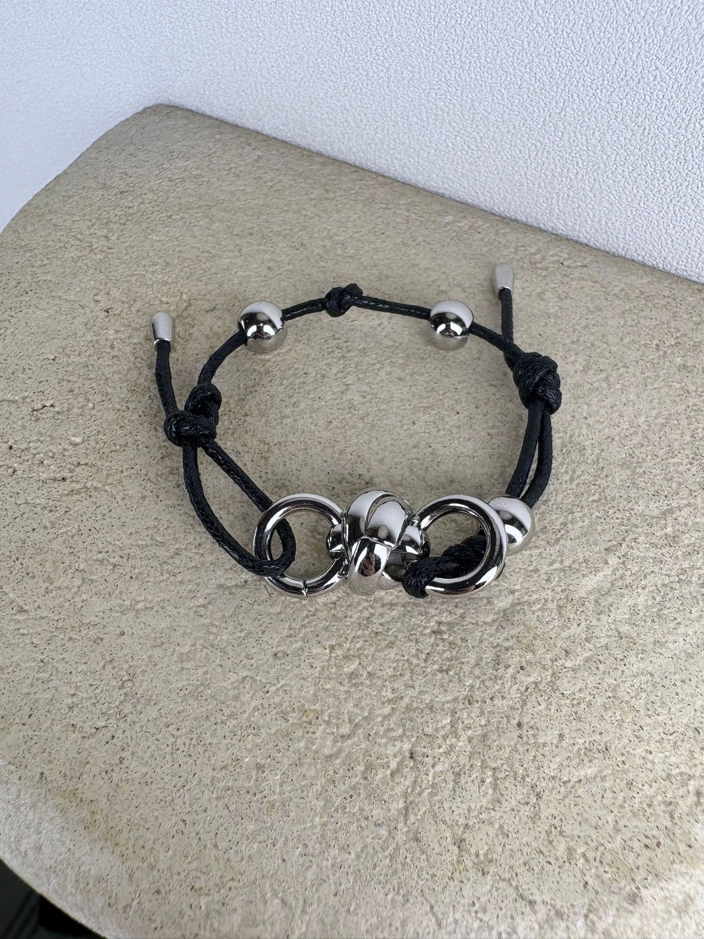 Circle buckle hand rope