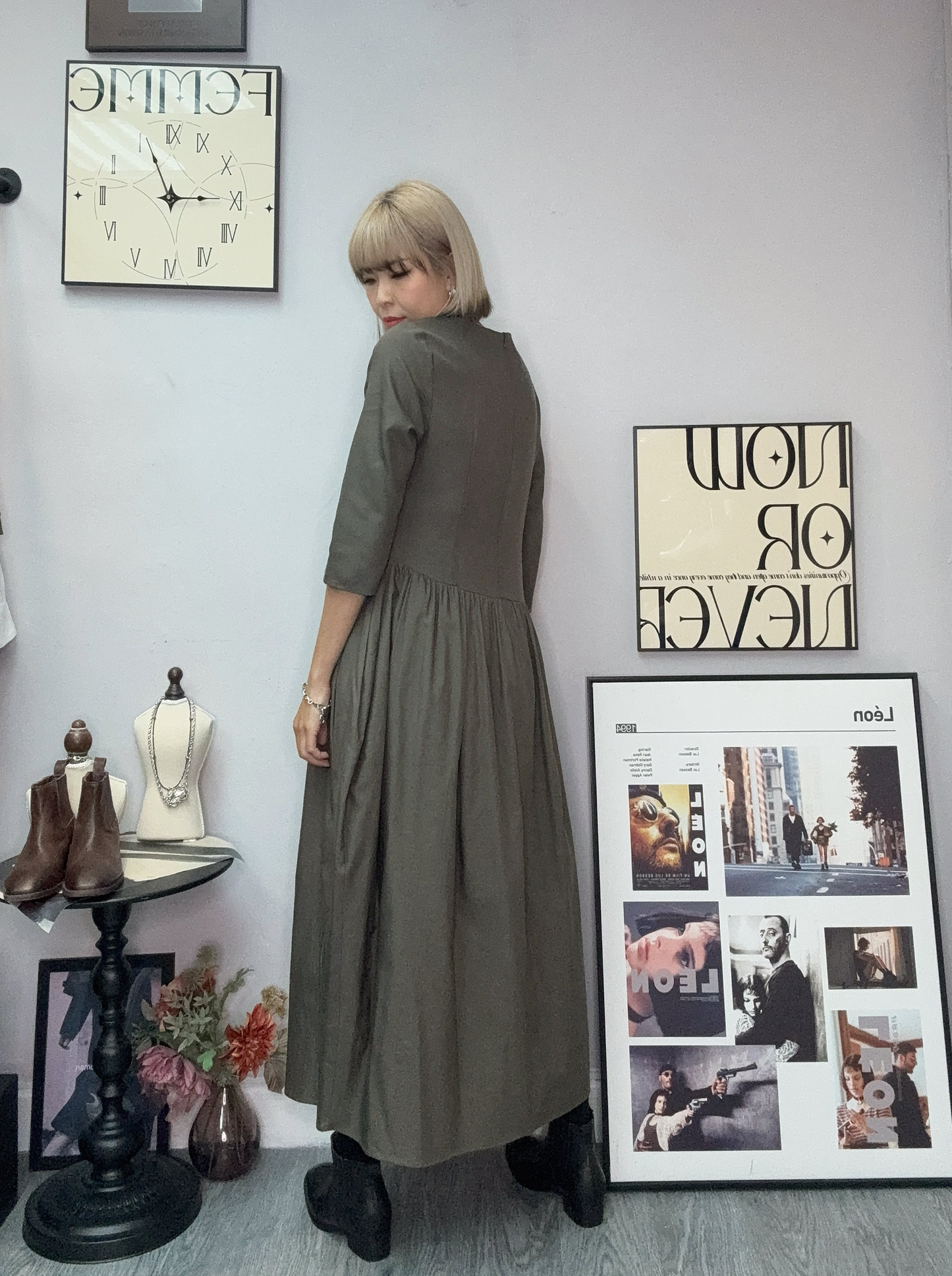 Middle sleeves dress