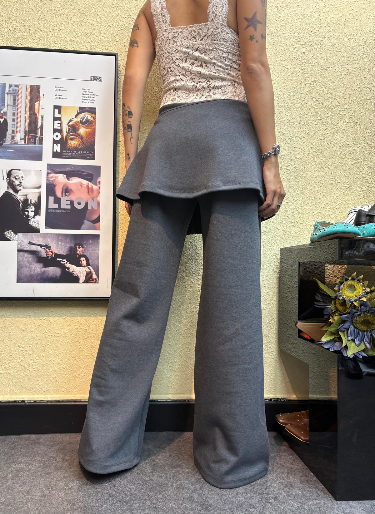 With skirt pants #00973