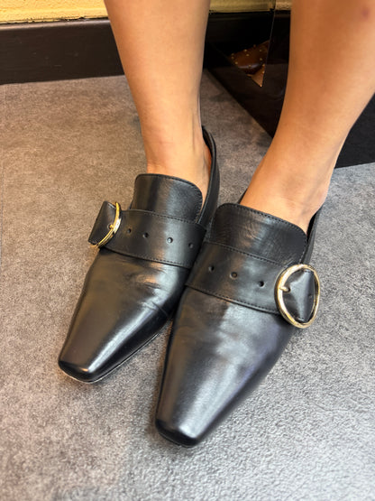 End point circle hook heel lift loafer