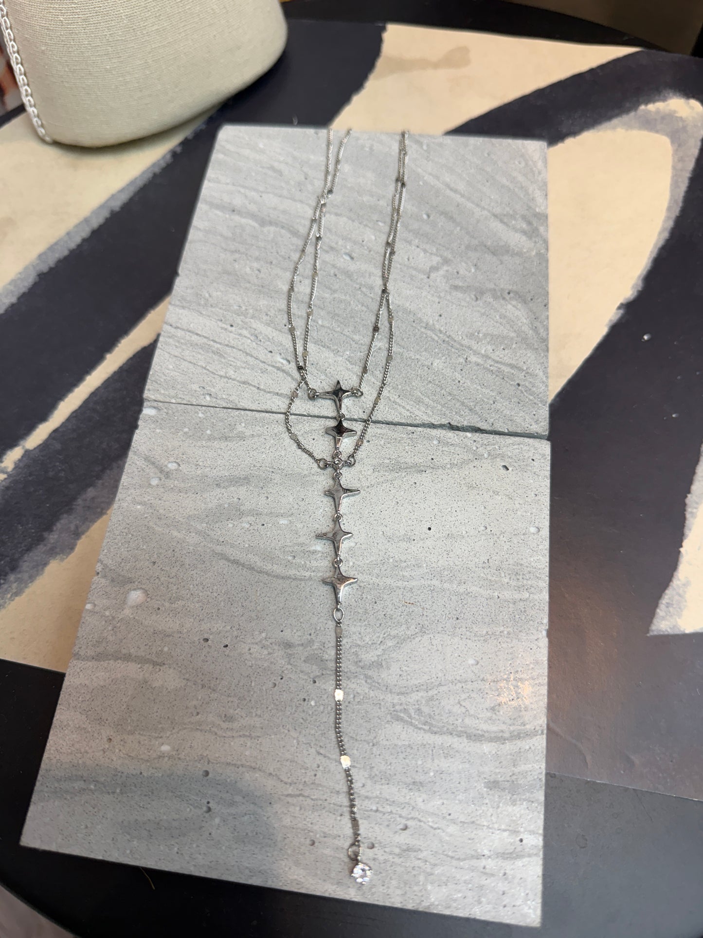 Straight star necklace