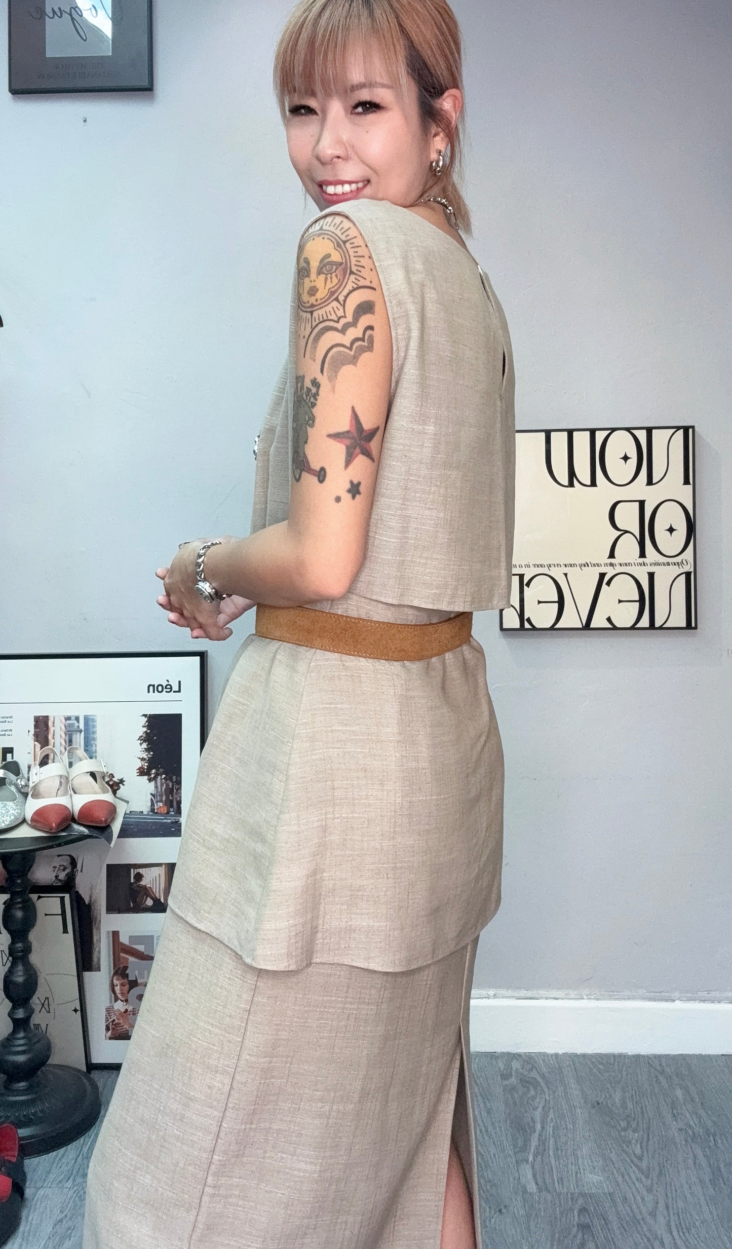 Back cut out linen tank top #00752