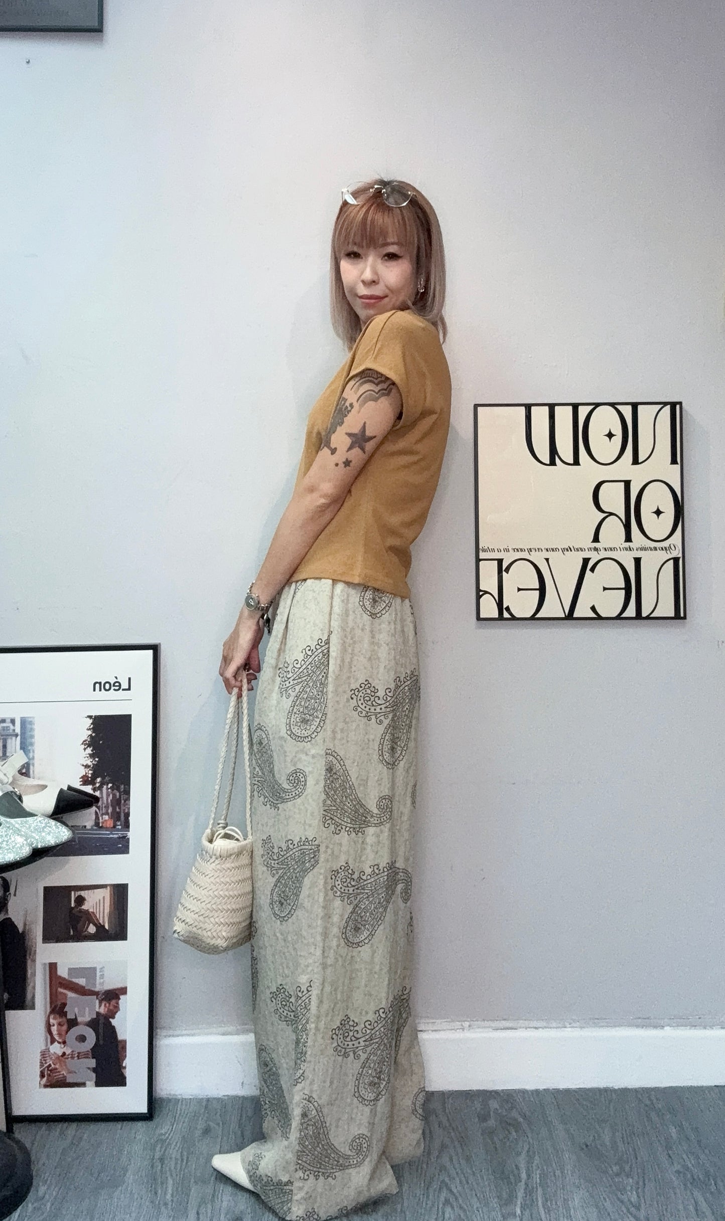 With paisley scarf cap sleeves tee #00674