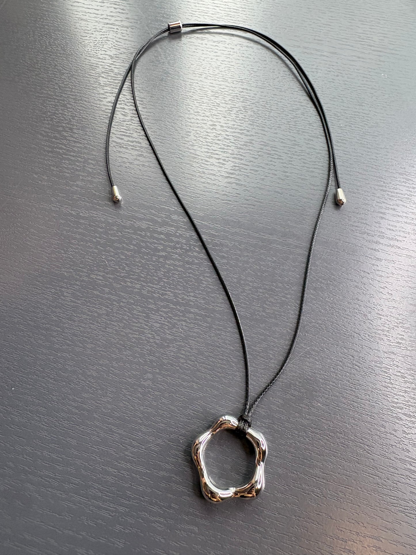 Flower shaped necklace