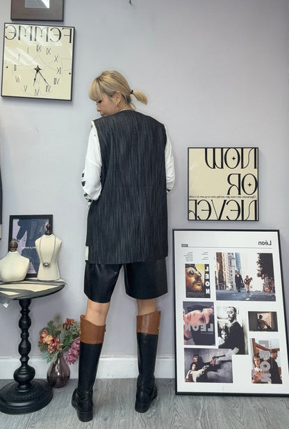 Parallel line vest blazer