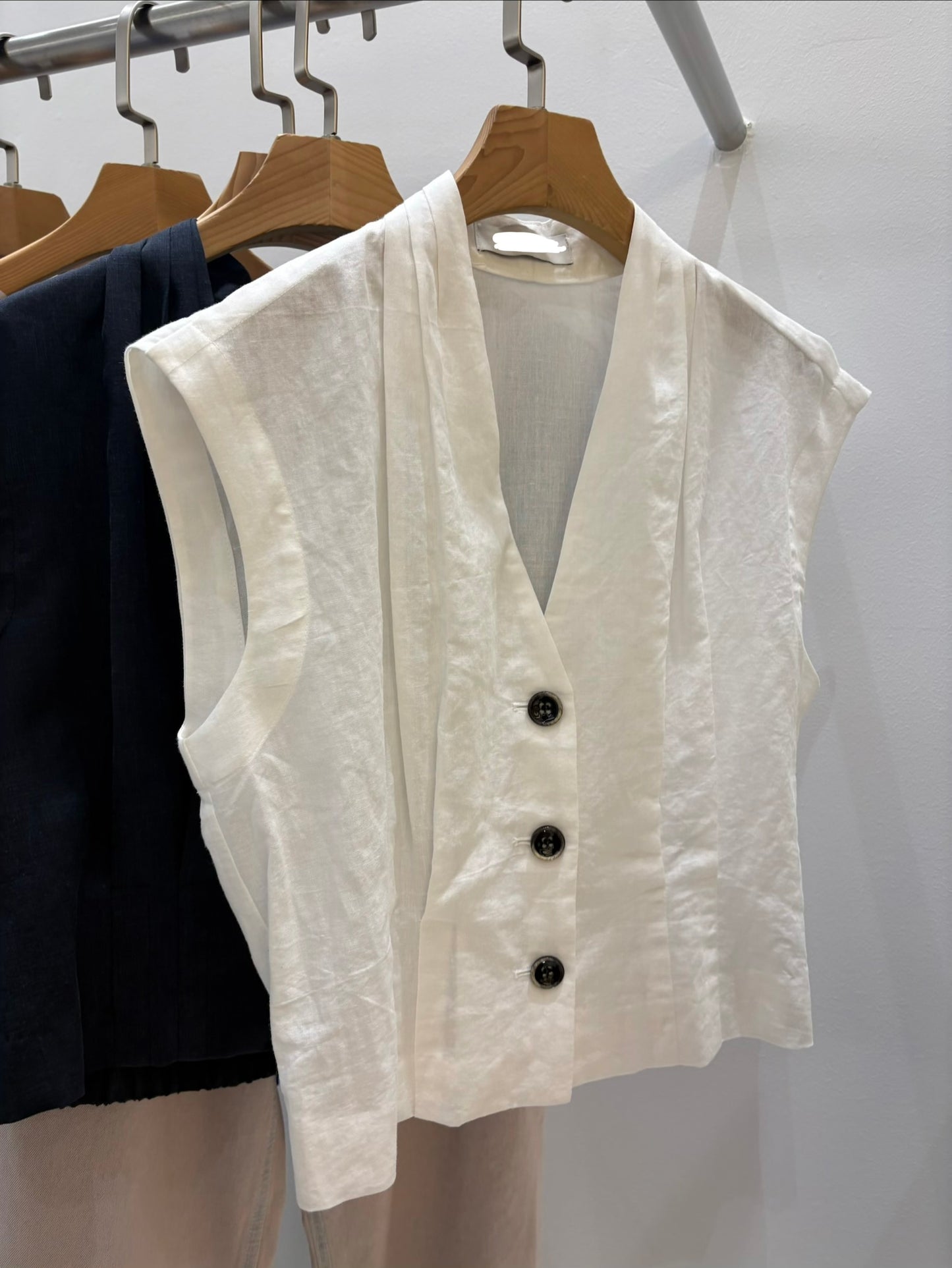 V neck front pleated sleeveless top #00812