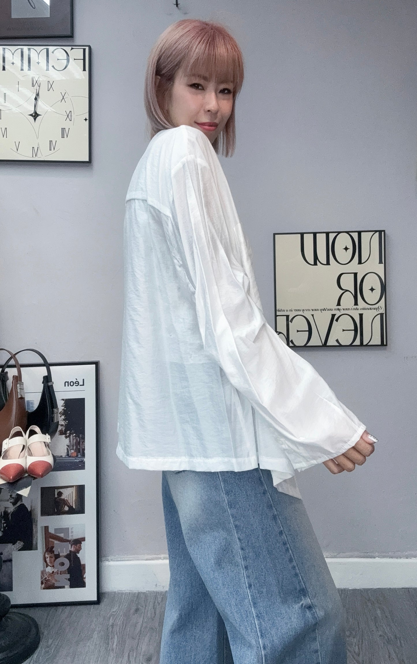 (-30%)Front pockets v neck slippery fabric shirt #00404