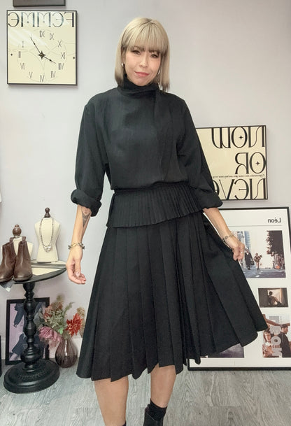 Stand tie collar blouse