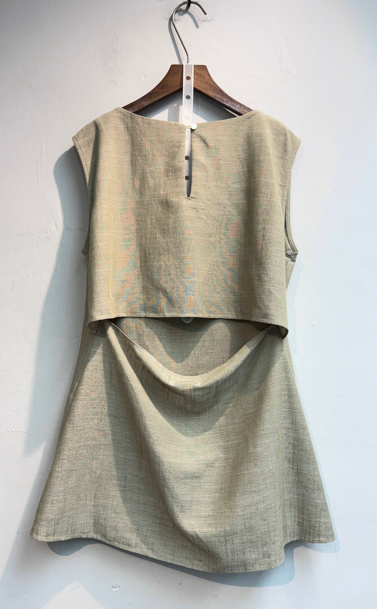 Back cut out tank top #00751
