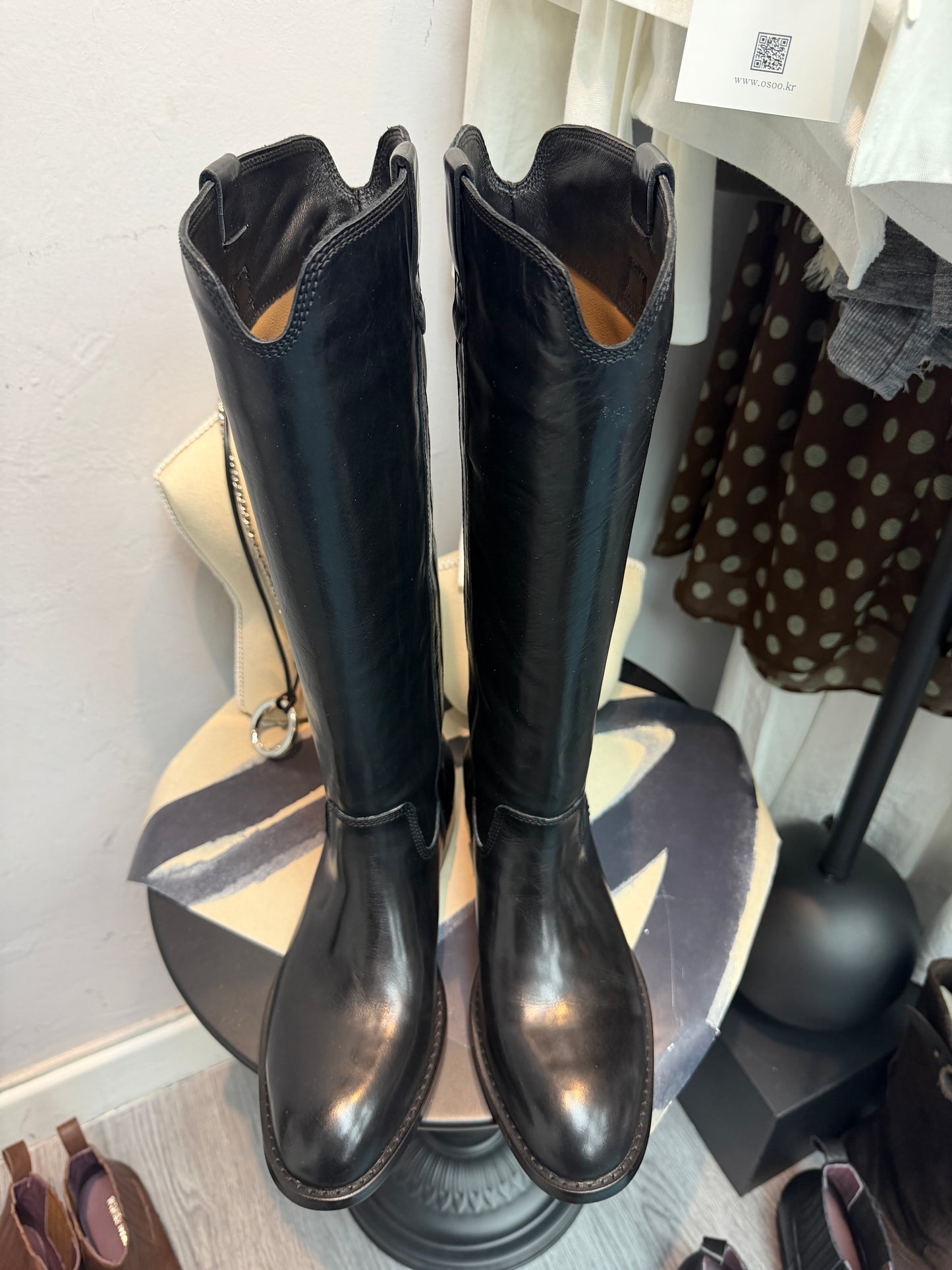 Side v shape Italy Lambskin boot