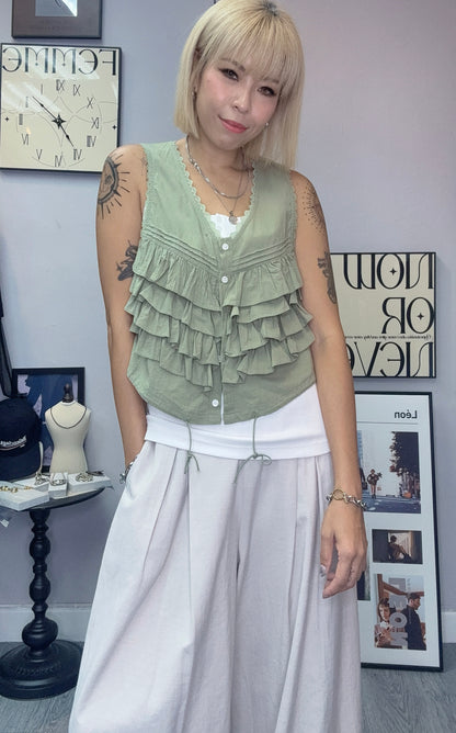 Front ruffle vest shirt