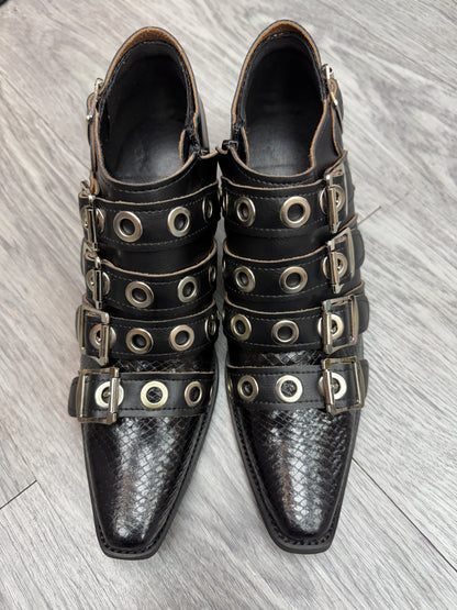 (-30%)Eyelet X buckle end point shoes