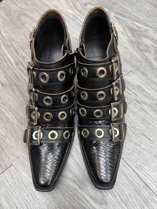(-30%)Eyelet X buckle end point shoes