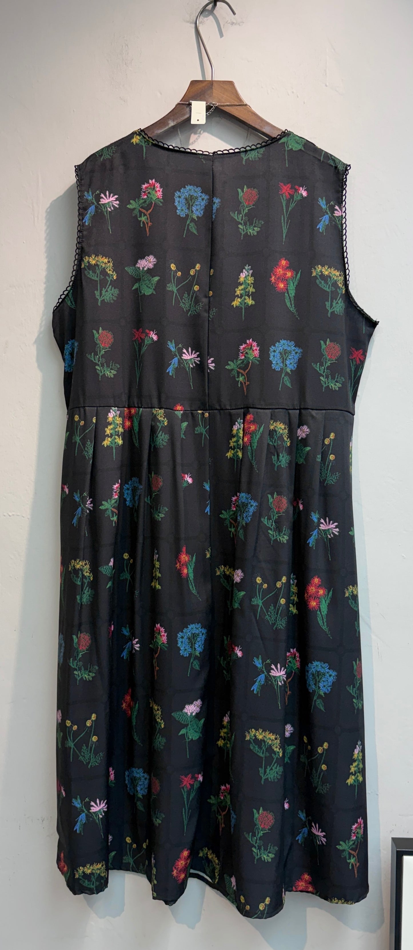 Flower shaped buttons chiffon one piece￼ #00730