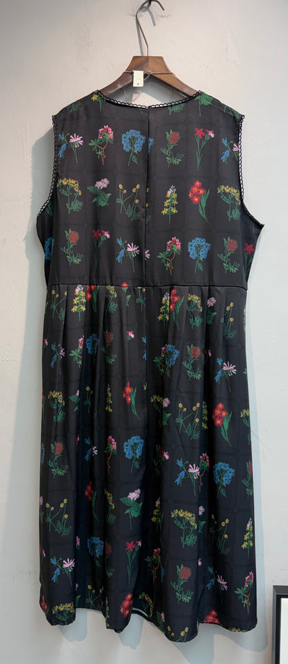 Flower shaped buttons chiffon one piece￼ #00730