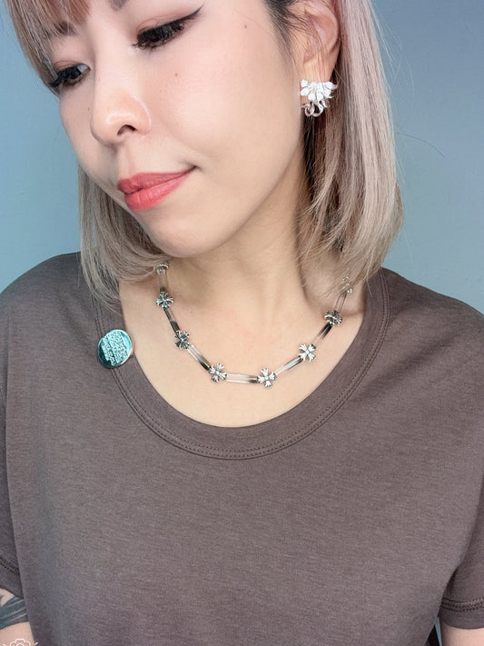 Cross x transparent strip necklace