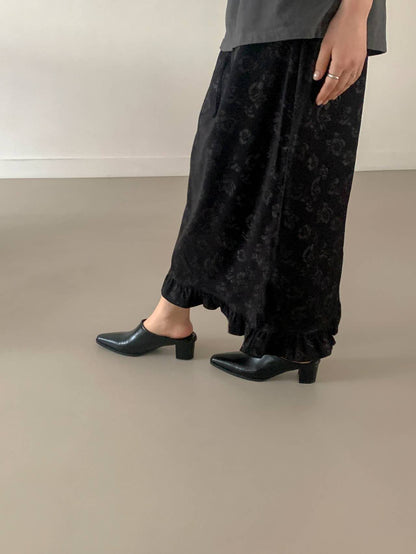Closed-toe sandals