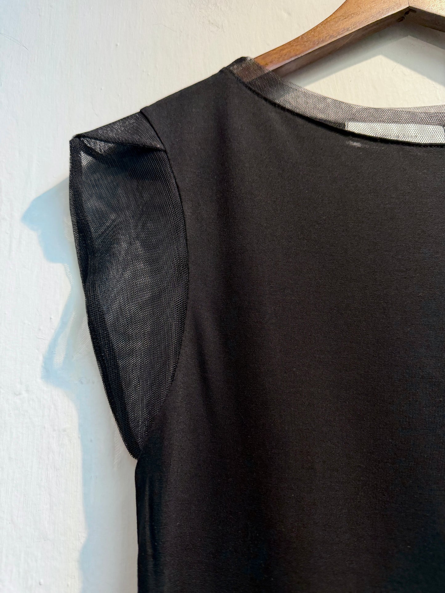 Mesh sleeveless tee #00721