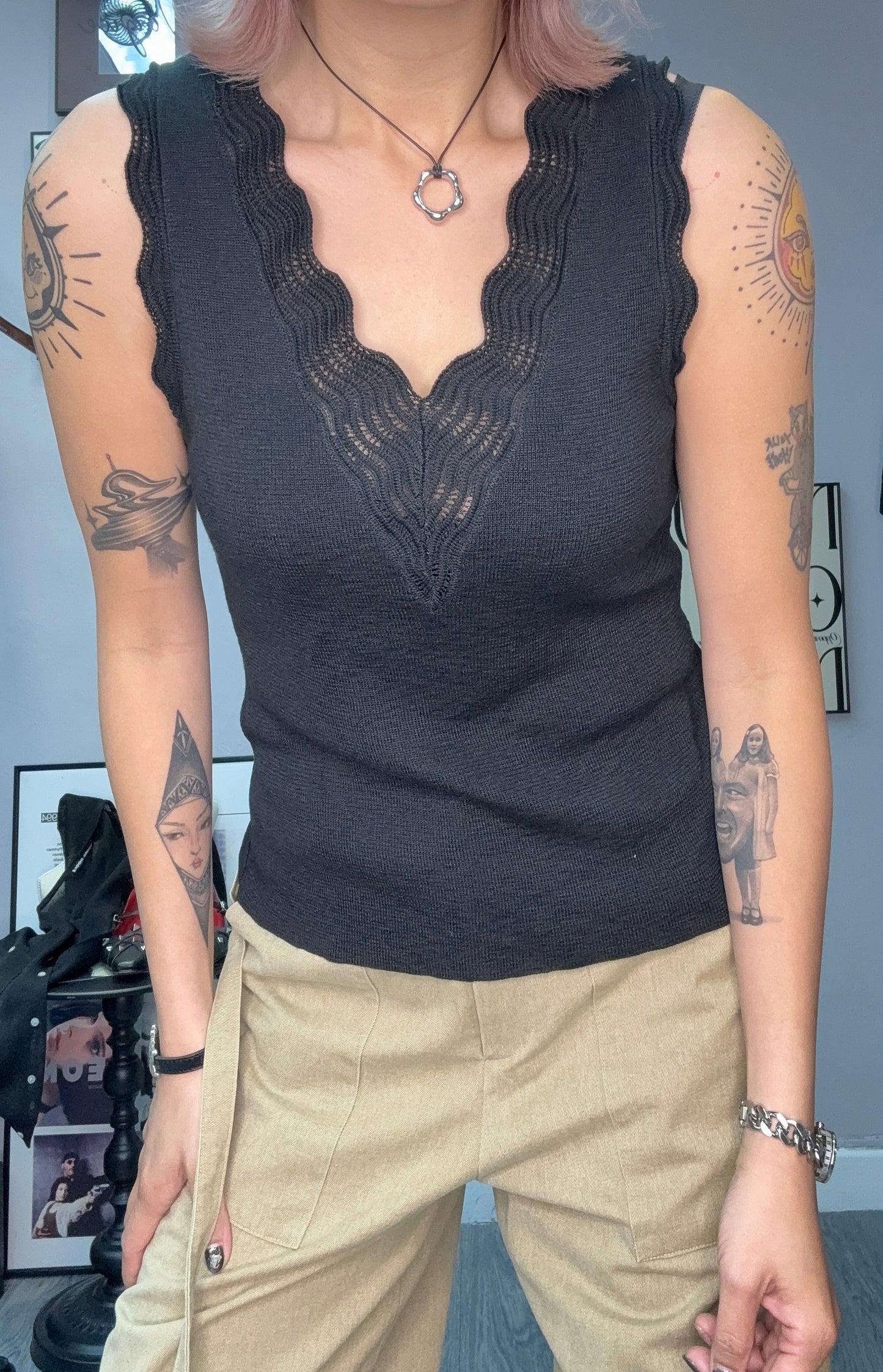 Embroidery v neck knit tank #00586