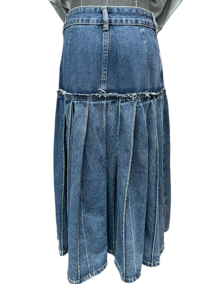 Pleated denim skirt