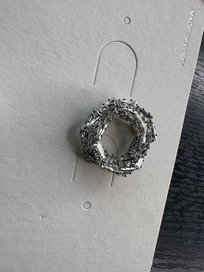 Round pendant earrings