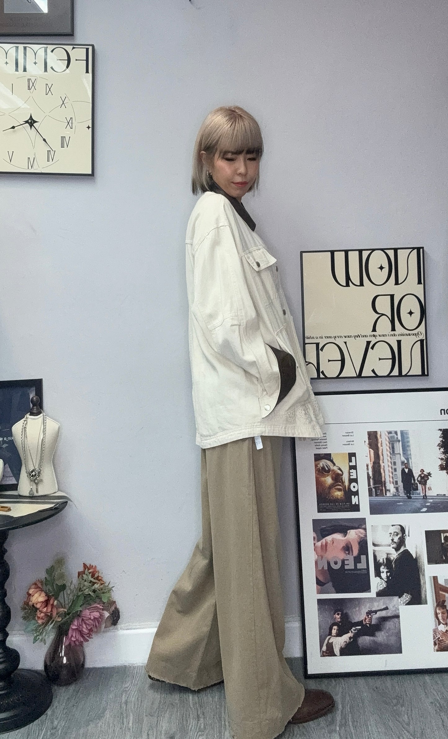 Embroidery hem zip jacket