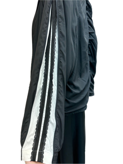 Zip sleeves windbreaker