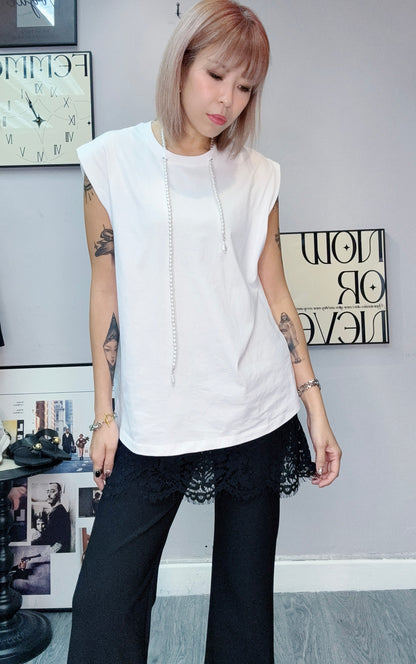 With pearl necklace tee #00624
